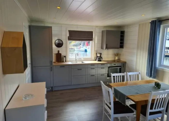 Damperiholmen Cabin